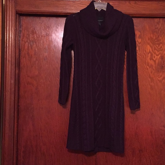 Dress - Picture 4 of 8